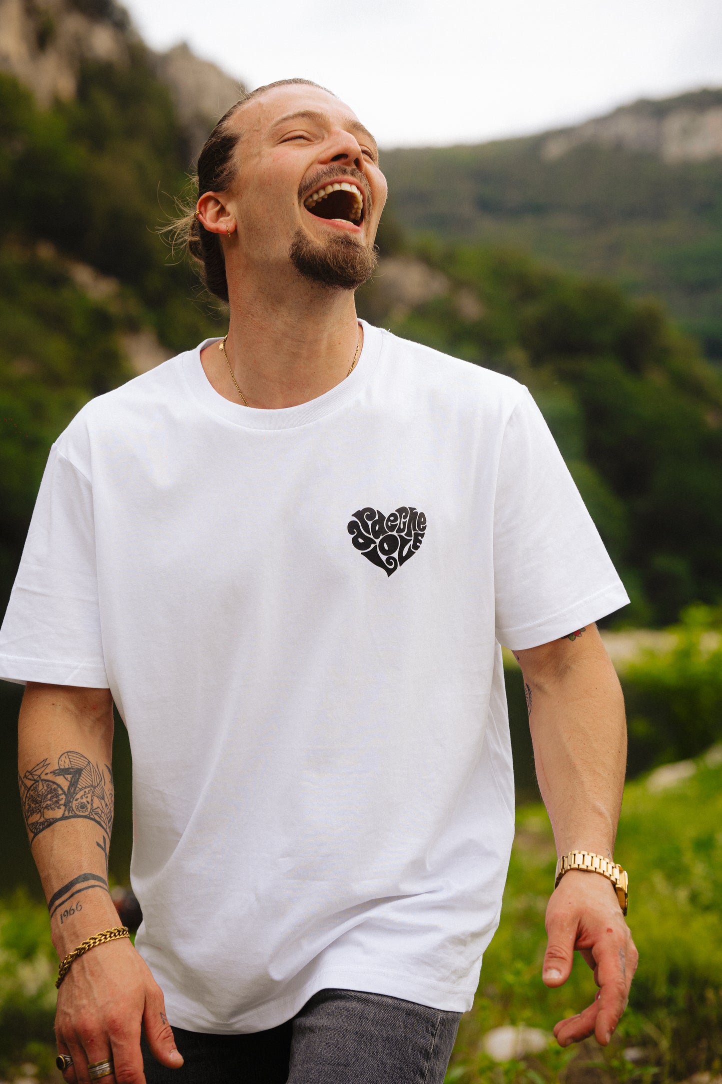 LE T-SHIRT UNISEXE AMPLE_MODELE COEUR