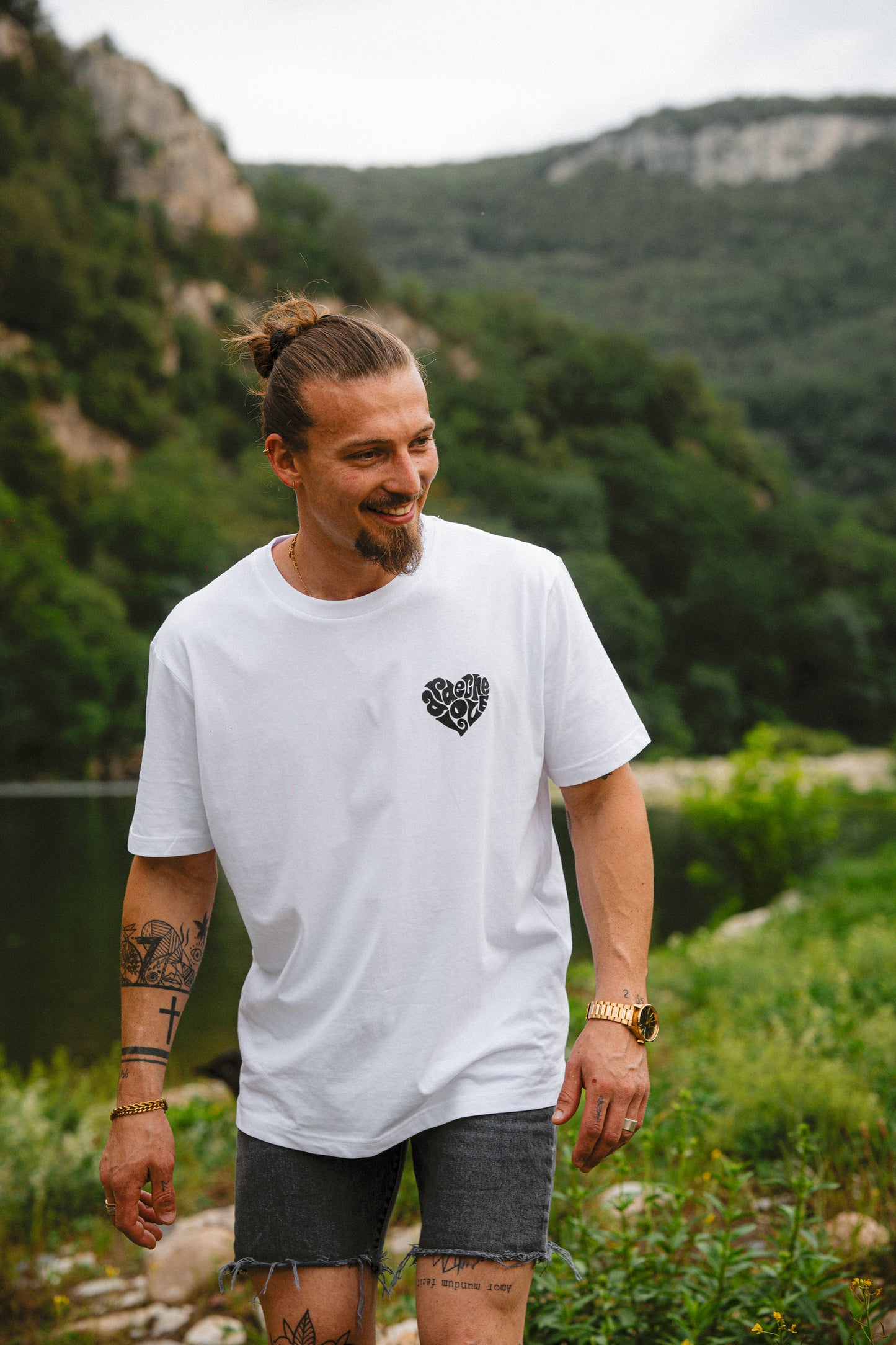 LE T-SHIRT UNISEXE AMPLE_MODELE COEUR