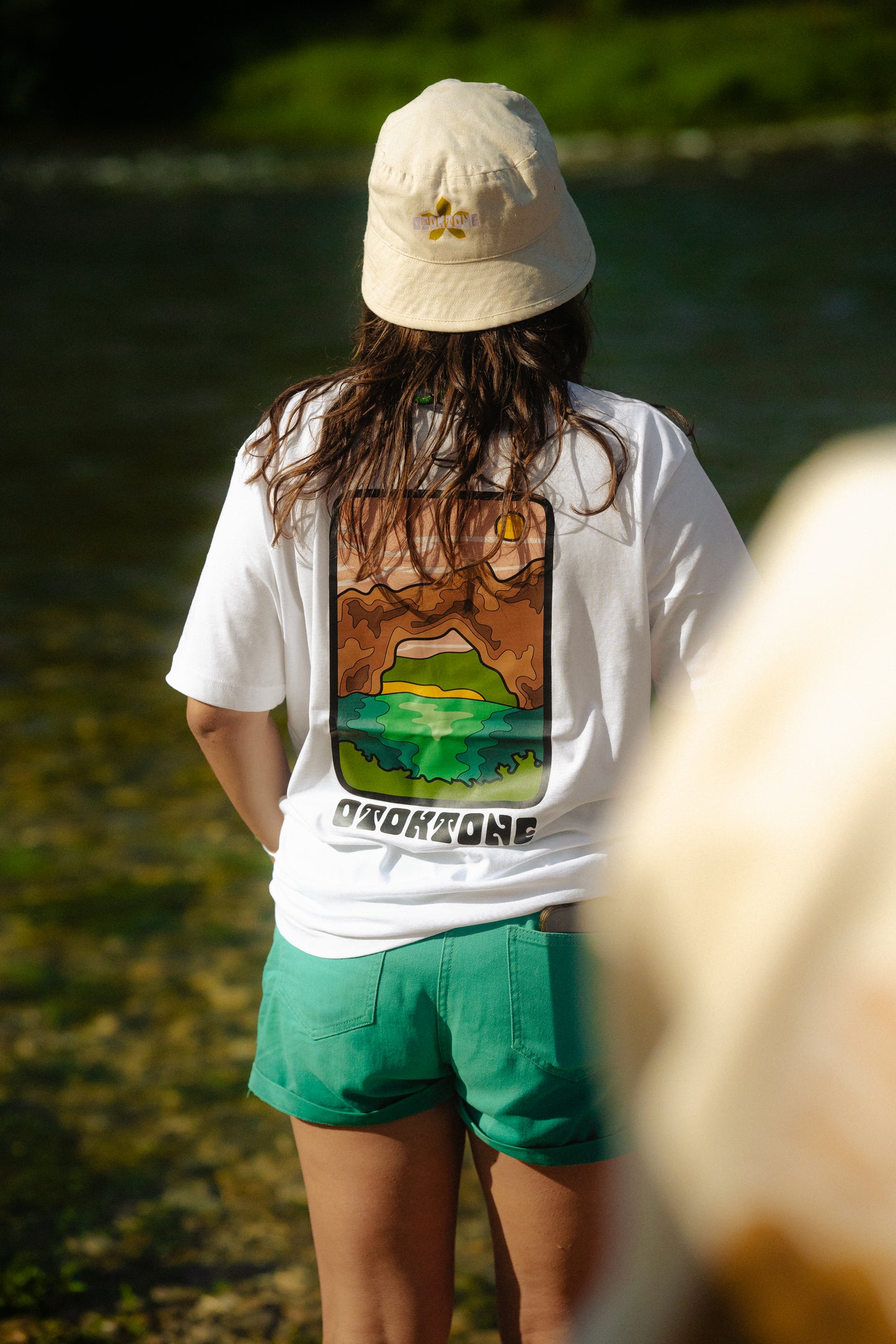 LE T-SHIRT UNISEXE AMPLE_MODELE PONT OFFICIEL